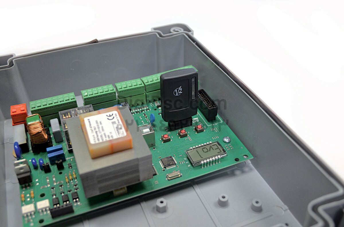 کنترل برد وی 2