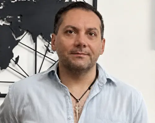 سیاوش سلیمی تعمیرات شرکت دایان درب دیبا